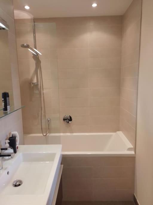Beautiful 2Br/2Bar Apartement In European District Bryssel Exteriör bild